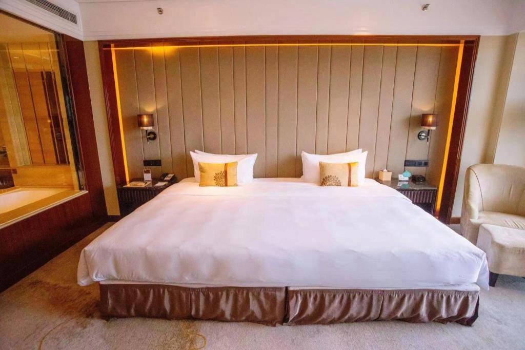 Wyndham Grand Plaza Royale Xianglin Shaoyang Exterior foto