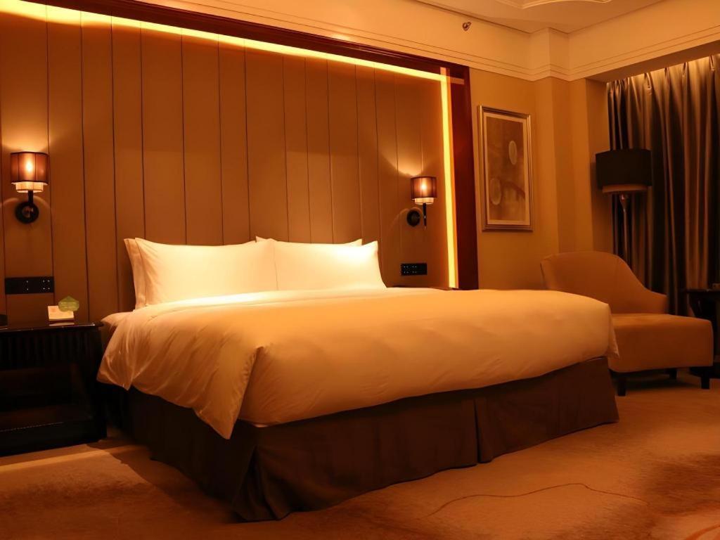 Wyndham Grand Plaza Royale Xianglin Shaoyang Exterior foto